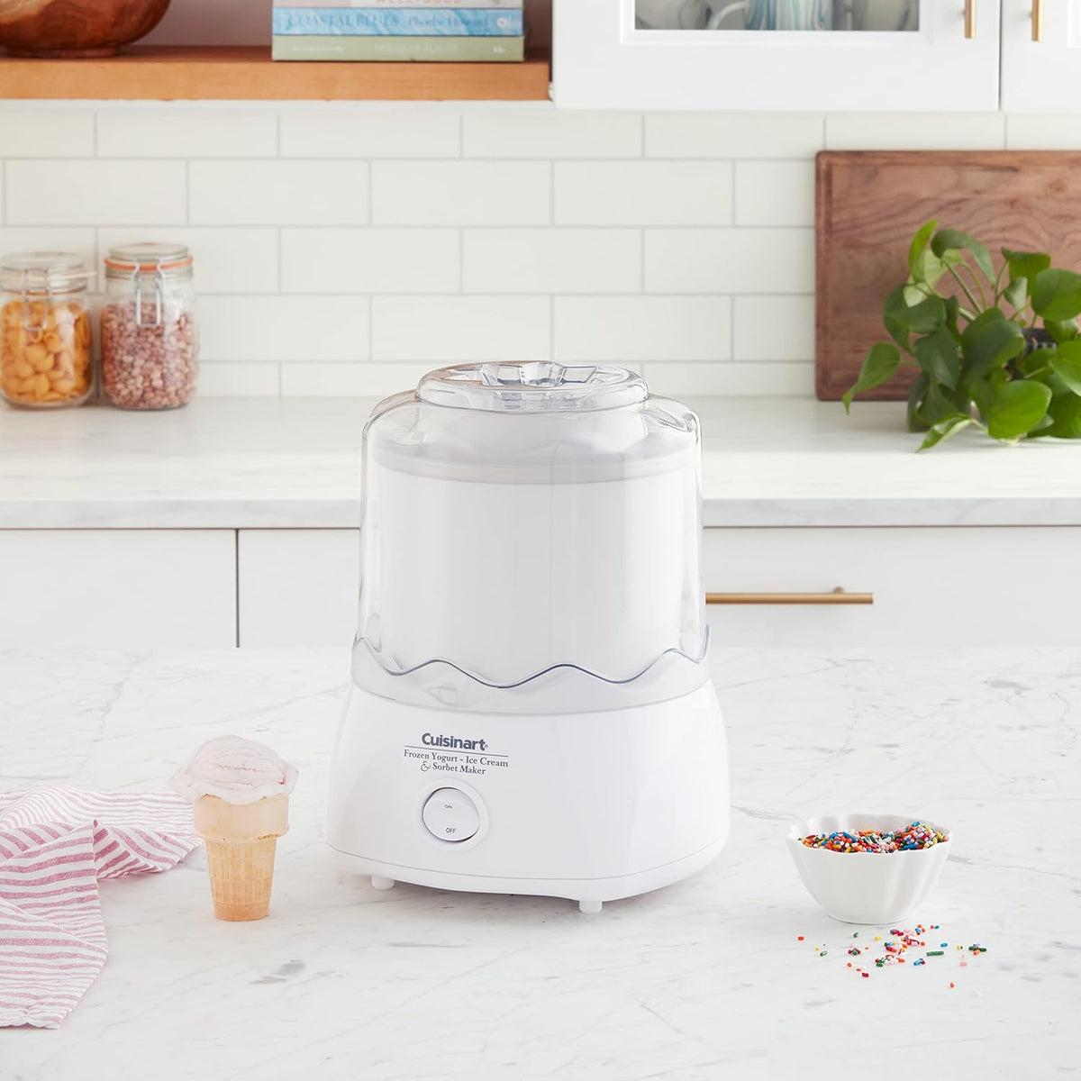 1.5-Quart Automatic Ice Cream Maker, White Y9792